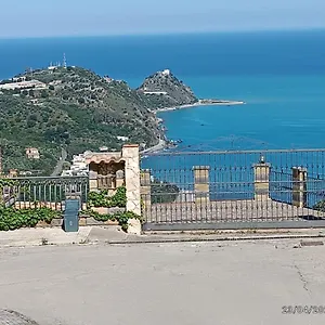 Tra Cielo E Mare Capo dʼOrlando