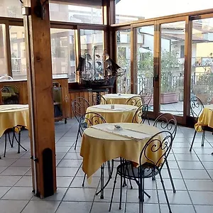 Santa Lucia Hotel